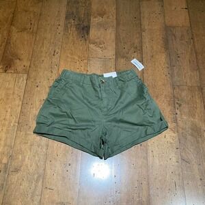 Old navy green shorts Size S